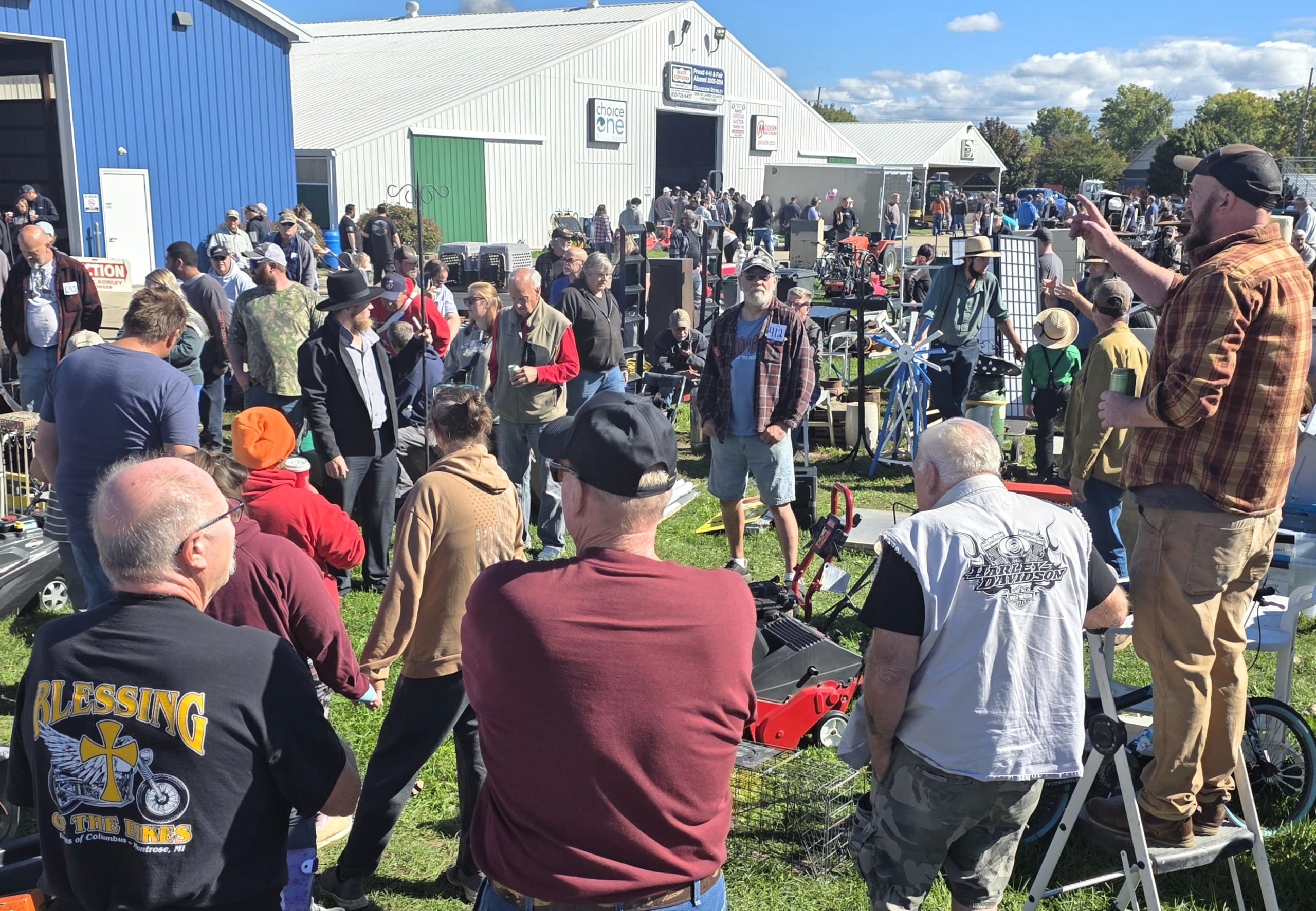Two-day auction sale draws huge crowd to Imlay City – Tri-City Times